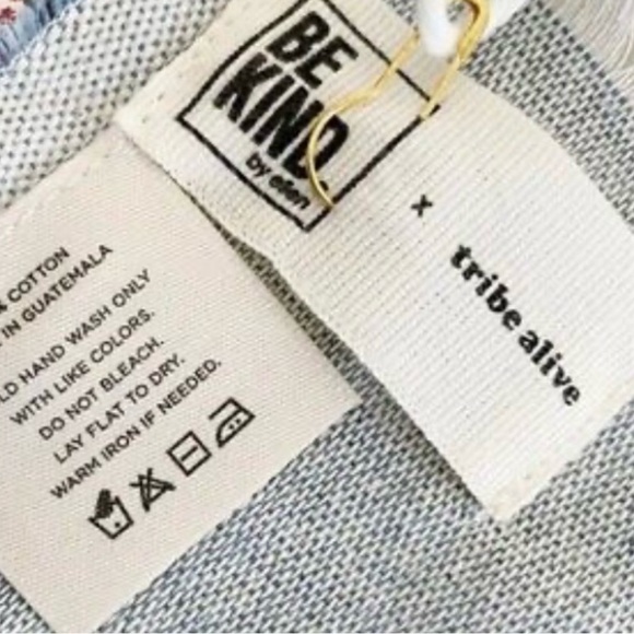 NEW - Be Kind Scarf - Picture 5 of 9